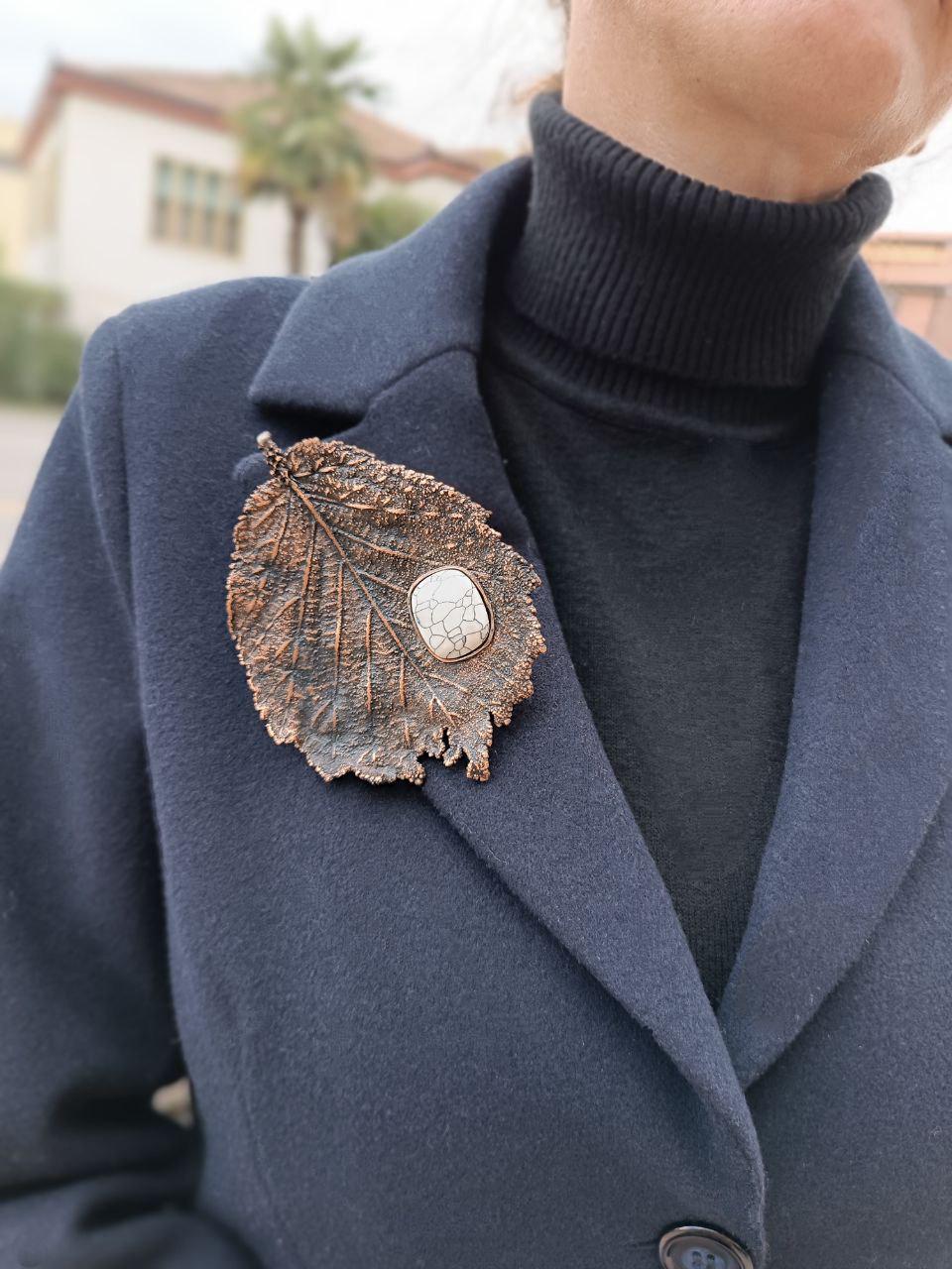 Brooch Hazel Leaf Copper