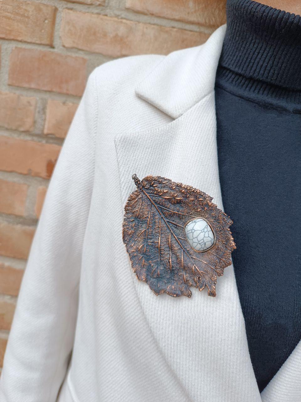Brooch Hazel Leaf Copper