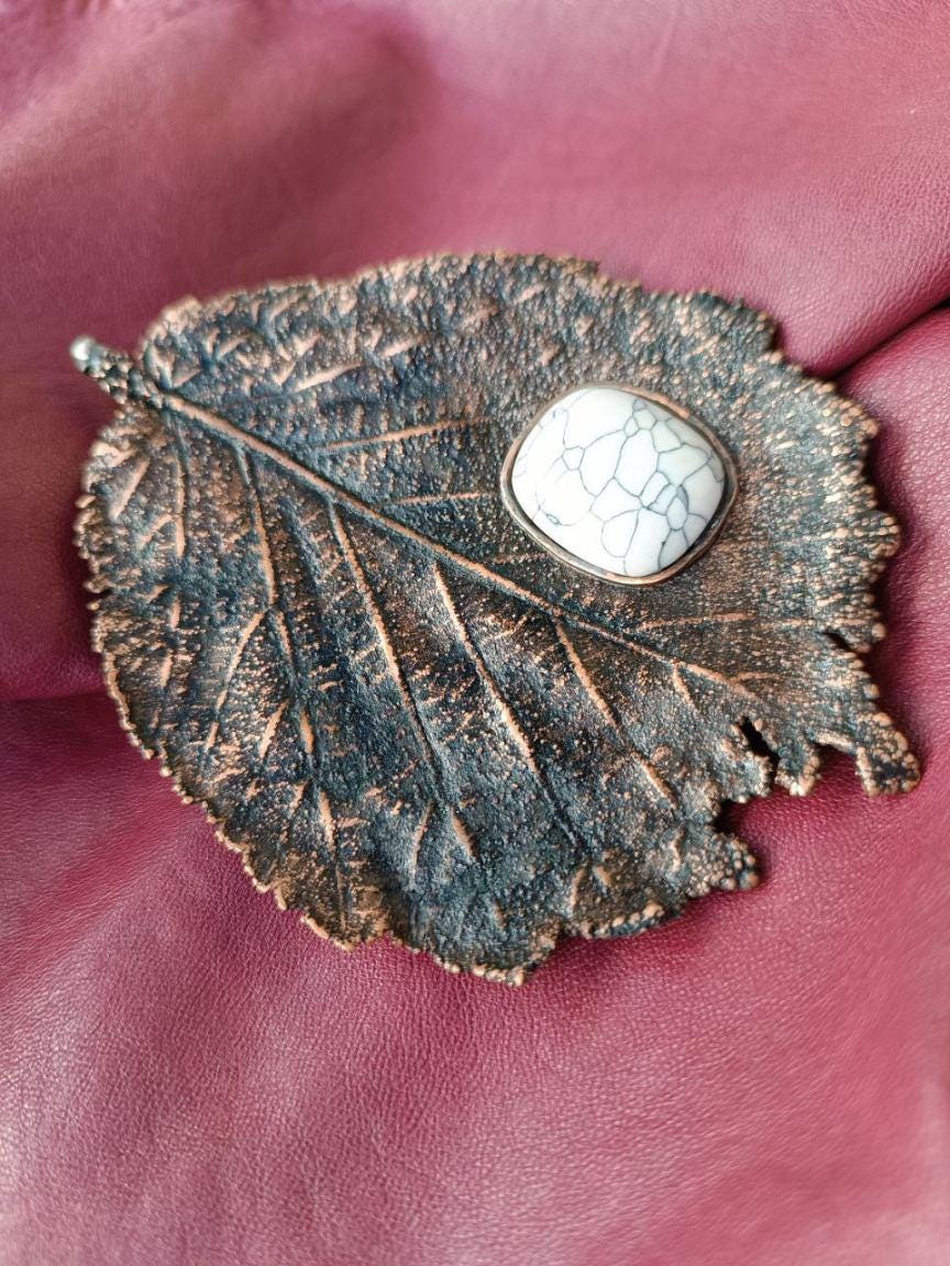 Brooch Hazel Leaf Copper